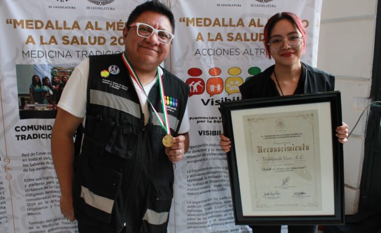 Distingue Congreso con Medalla al Merito a profesionales en materia de salud Dip. Valeria Cruz 1