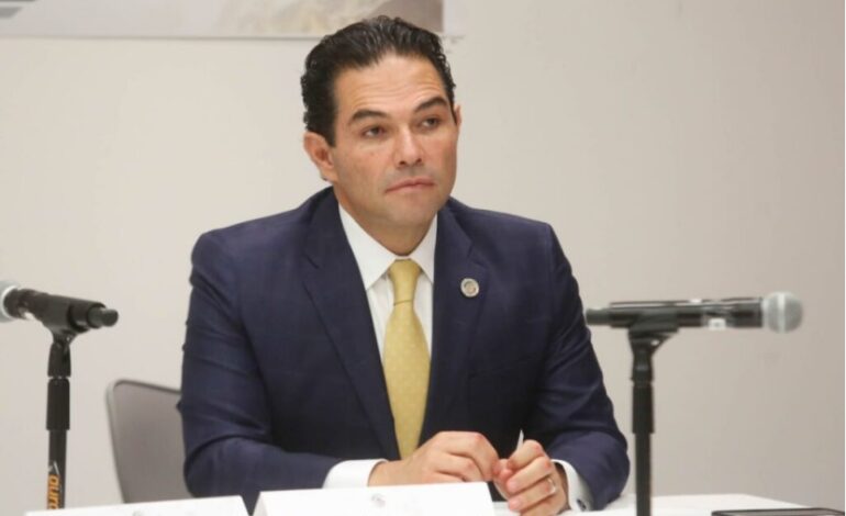 Sin respaldo en las urnas, Vargas llega al Senado por arrastre de coalición y busca reposicionarse en medios