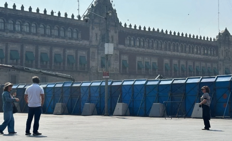 Blindan con vallas Palacio Nacional a dos días de la marcha del 8M
