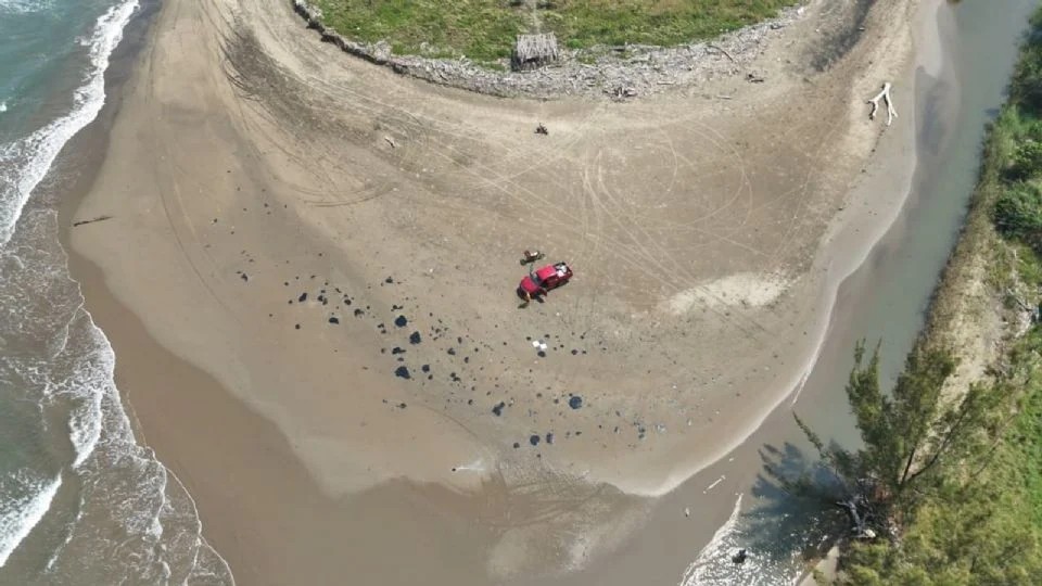 Sheinbaum afirma que no se ha identificado al responsable del derrame petrolero en el Golfo de México