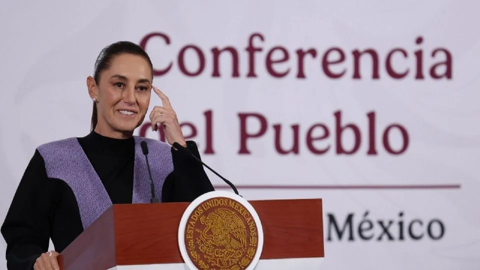 CONFERENCIA MATUTINA “Ya hay una hipótesis”: Sheinbaum afirma que primer derrame ocurrió desde un barco, pero detectaron más manchas de hidrocarburo