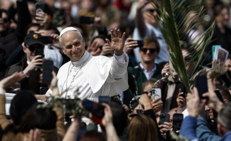 El papa León XIV será el portador de la cruz en su primer viacrucis de Viernes Santo en el Coliseo