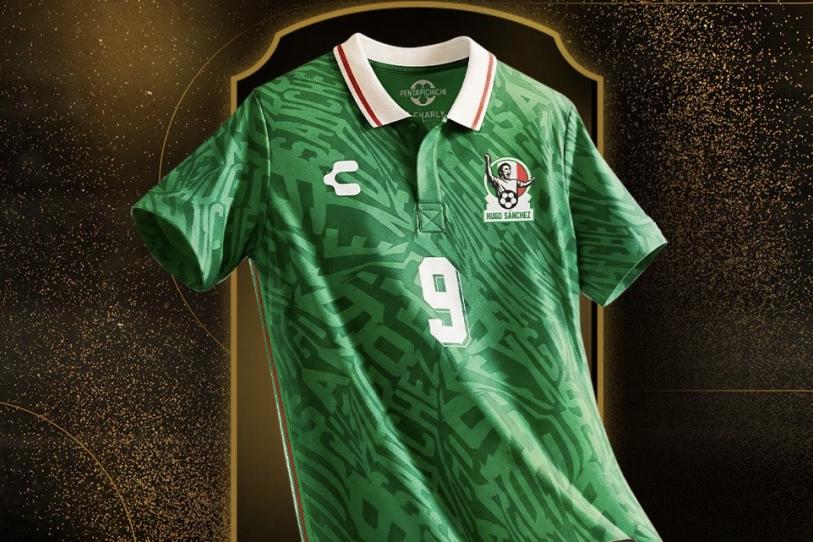 Presentan jersey edición especial en homenaje a Hugo Sánchez; una gala para celebrar su legado