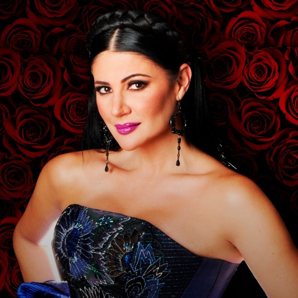 ALEJANDRA AVALOS FOTO3