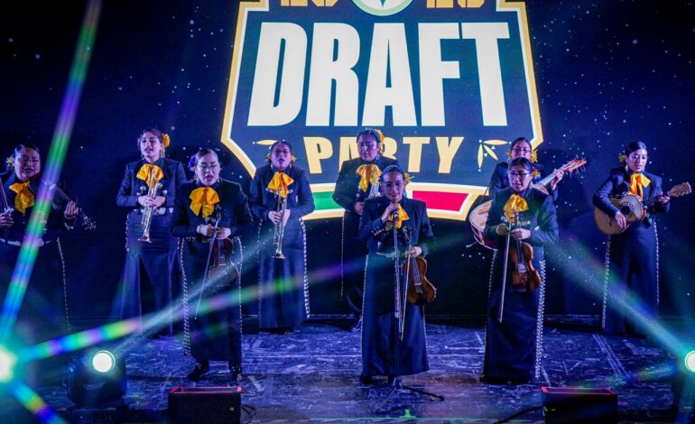 Steelers Nation México vibra en CDMX con la visita de Carnell Lake y Kendrell Bell durante el NFL Draft