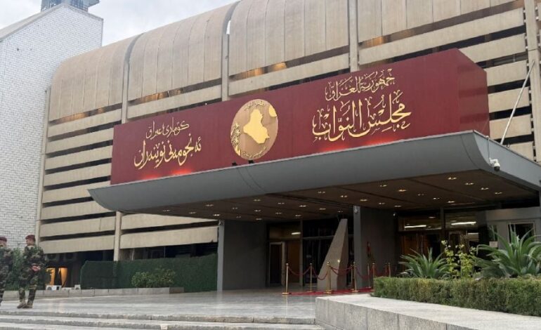 Irak nombra al político kurdo Nizar Amedi como nuevo presidente de la República