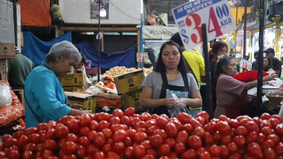 Economía de México cae un 0.3% interanual en febrero, hila dos meses a la baja