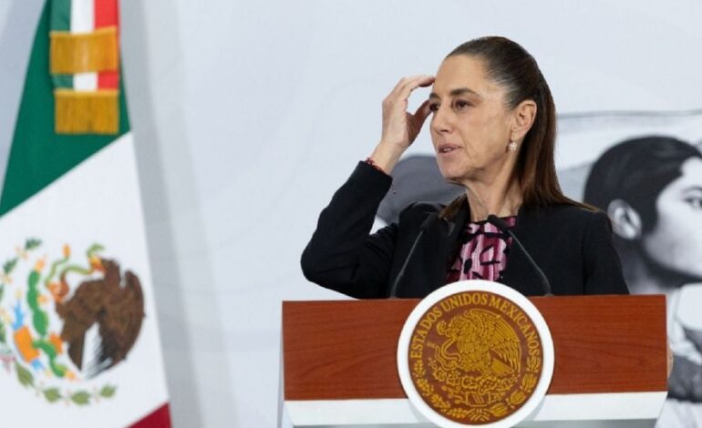Sheinbaum es más indecisa y está agotada frente a la doble presión de Trump y López Obrador: WSJ