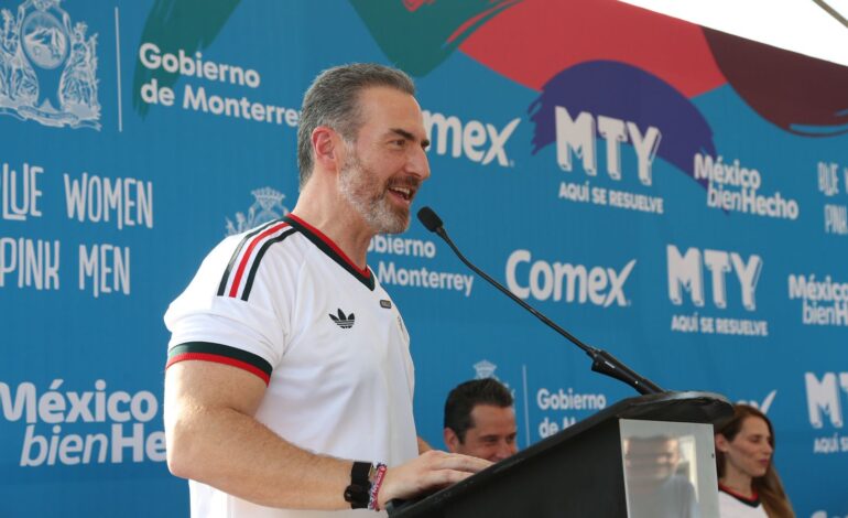 Comex por un Mexico Bien Hecho y la comunidad de Monterrey rehabilitan la cancha de la colonia Independencia