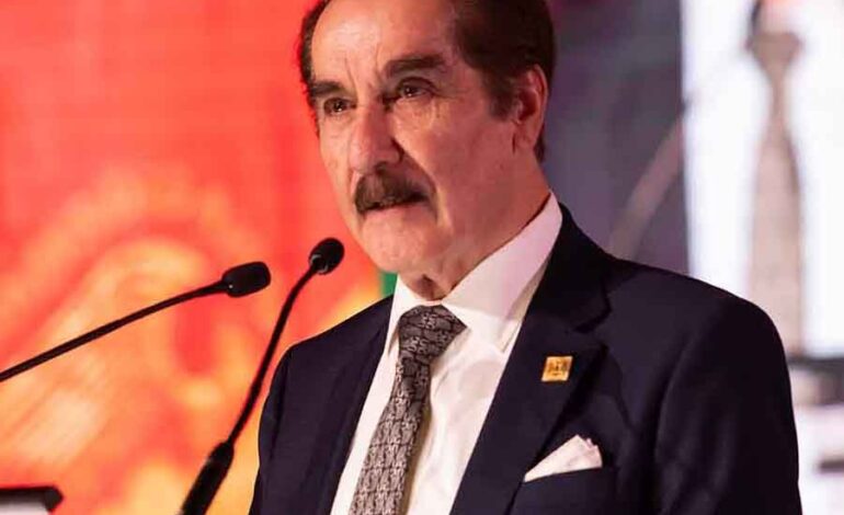 Lic Antonio Leao Reyes Rector de la UAG