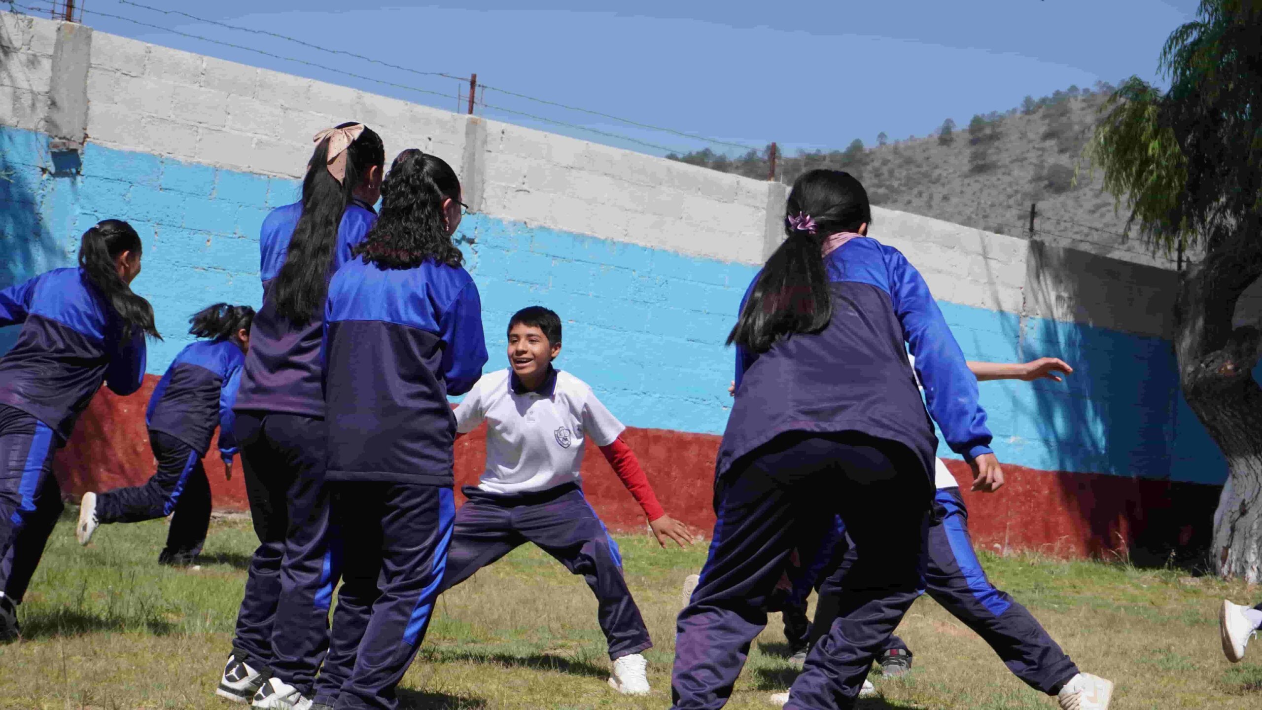 Más de 2,300 estudiantes participan en programa de ética y valores de Cox