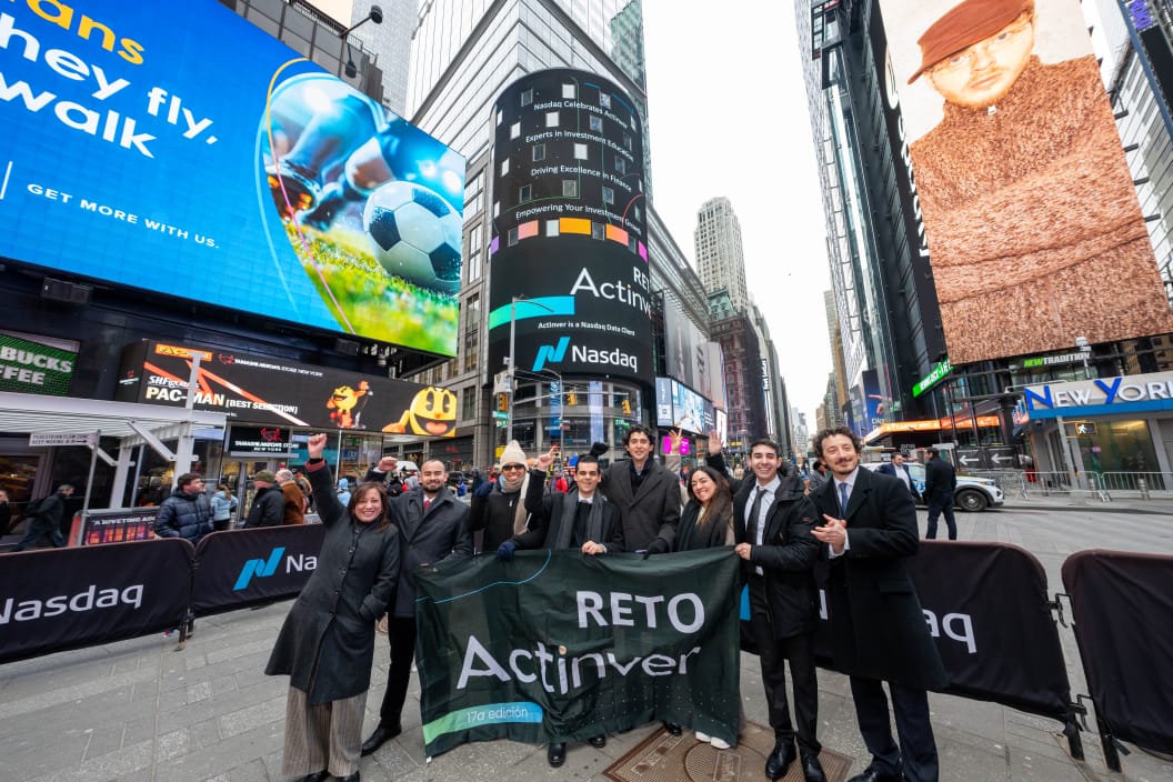 De las Aulas a Wall Street: Estudiantes ganadores del Reto Actinver vivieron una experiencia inmersiva en la emblemática sede del poder financiero global