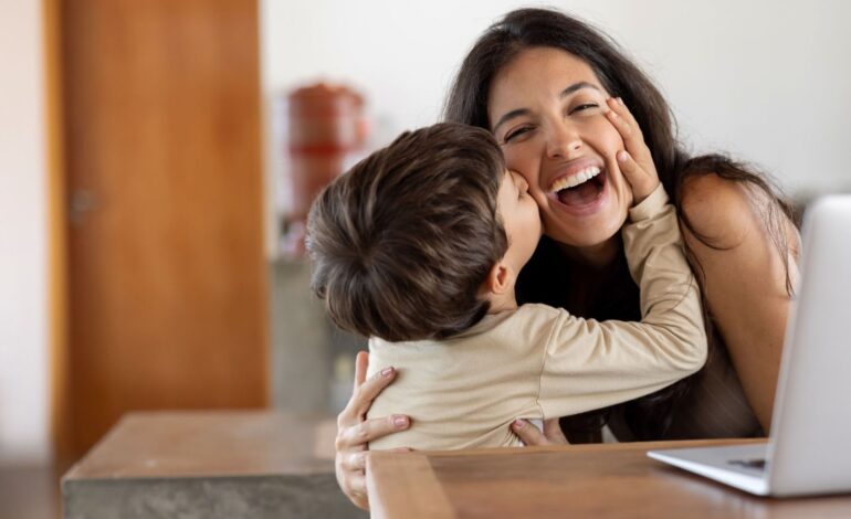 Mamá y profesionista, la reinvención que impulsa el éxito a través de la educación: Tecmilenio