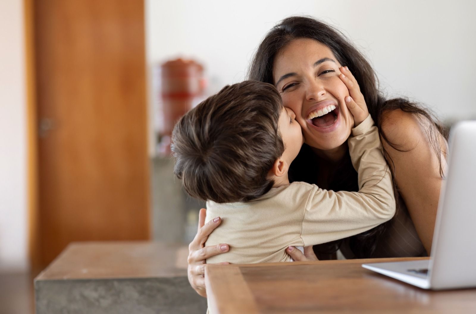 Mamá y profesionista, la reinvención que impulsa el éxito a través de la educación: Tecmilenio