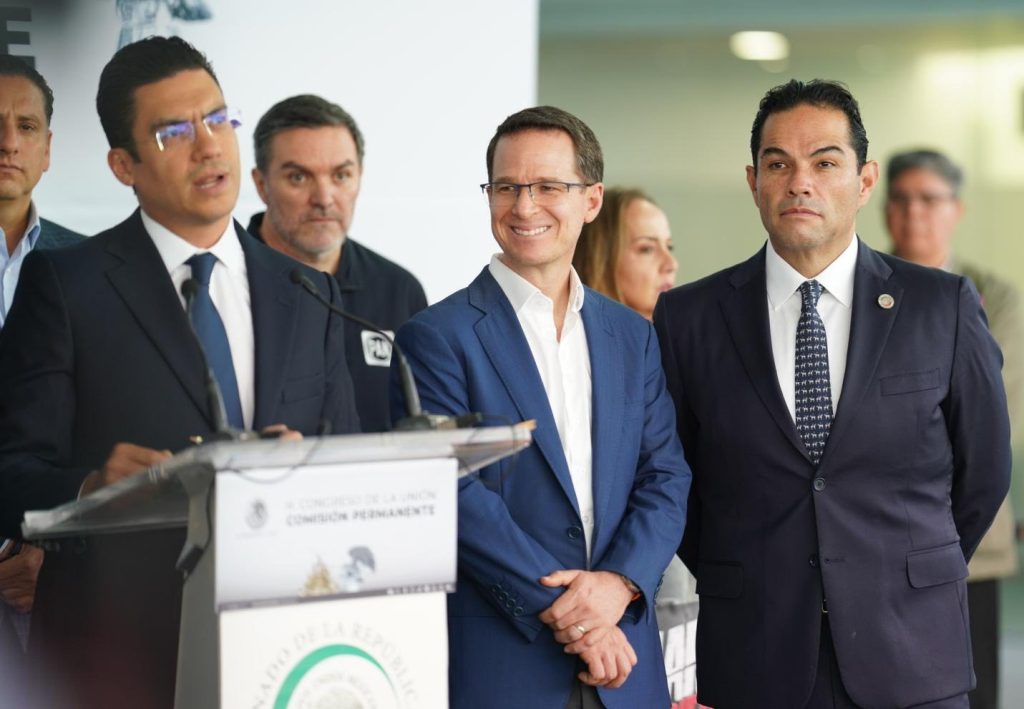 Diálogo Franco del Senador Vargas del Villar con Periodistas en el Senado