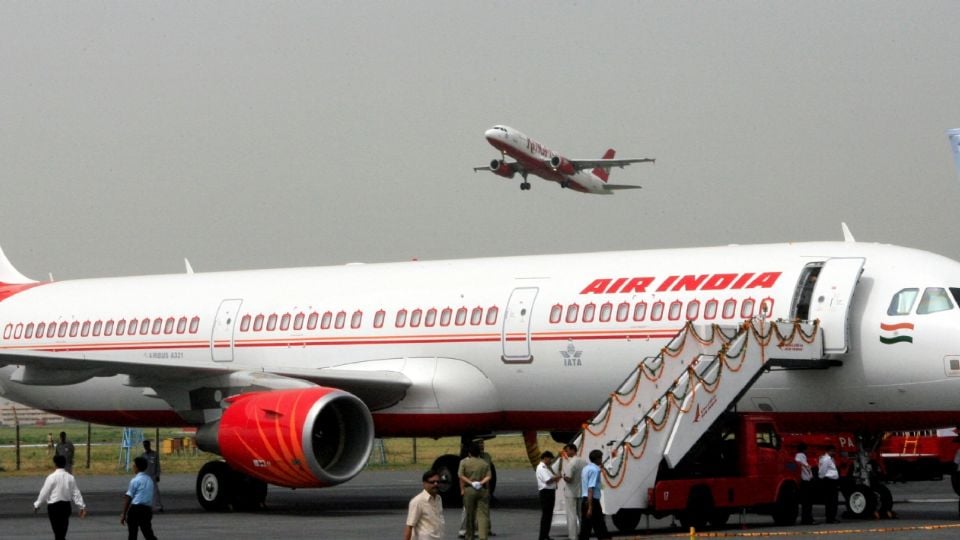 Aerolíneas de la India recortan vuelos internacionales ante encarecimiento del combustible
