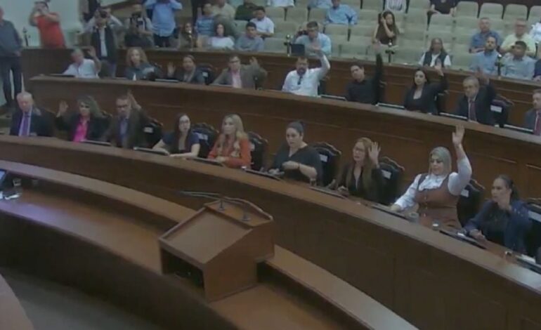 Congreso de Sinaloa aprueba licencia de Rocha Moya como gobernador de Sinaloa, tras investigaciones de EU
