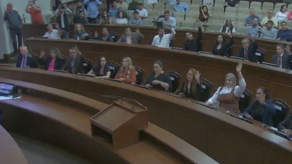 Congreso de Sinaloa aprueba licencia de Rocha Moya como gobernador de Sinaloa, tras investigaciones de EU