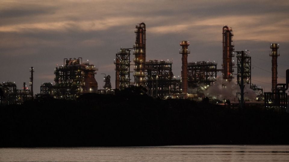 Reportan nuevo incendio en la refinería Dos Bocas a días de la llegada del nuevo director de Pemex