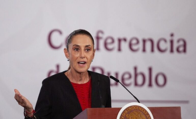 “Está en su casa”: Sheinbaum insiste en que Rocha Moya no ha salido de Sinaloa y niega contacto con los otros acusados