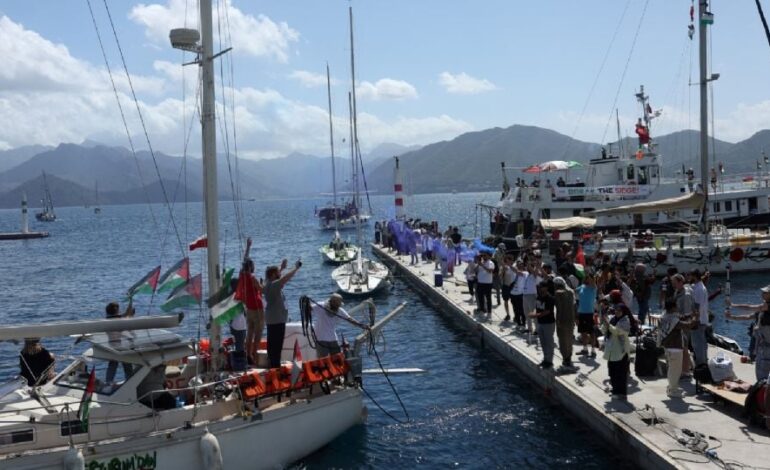 Barco turístico se hunde con más de 100 pasajeros en las costas de Turquía; no reportan víctimas