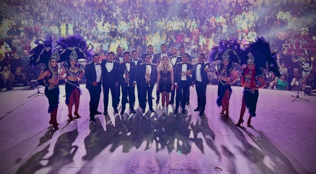 ¡Fiesta de Leyenda!: Mamás bailaron y cantaron con la Sonora Santanera