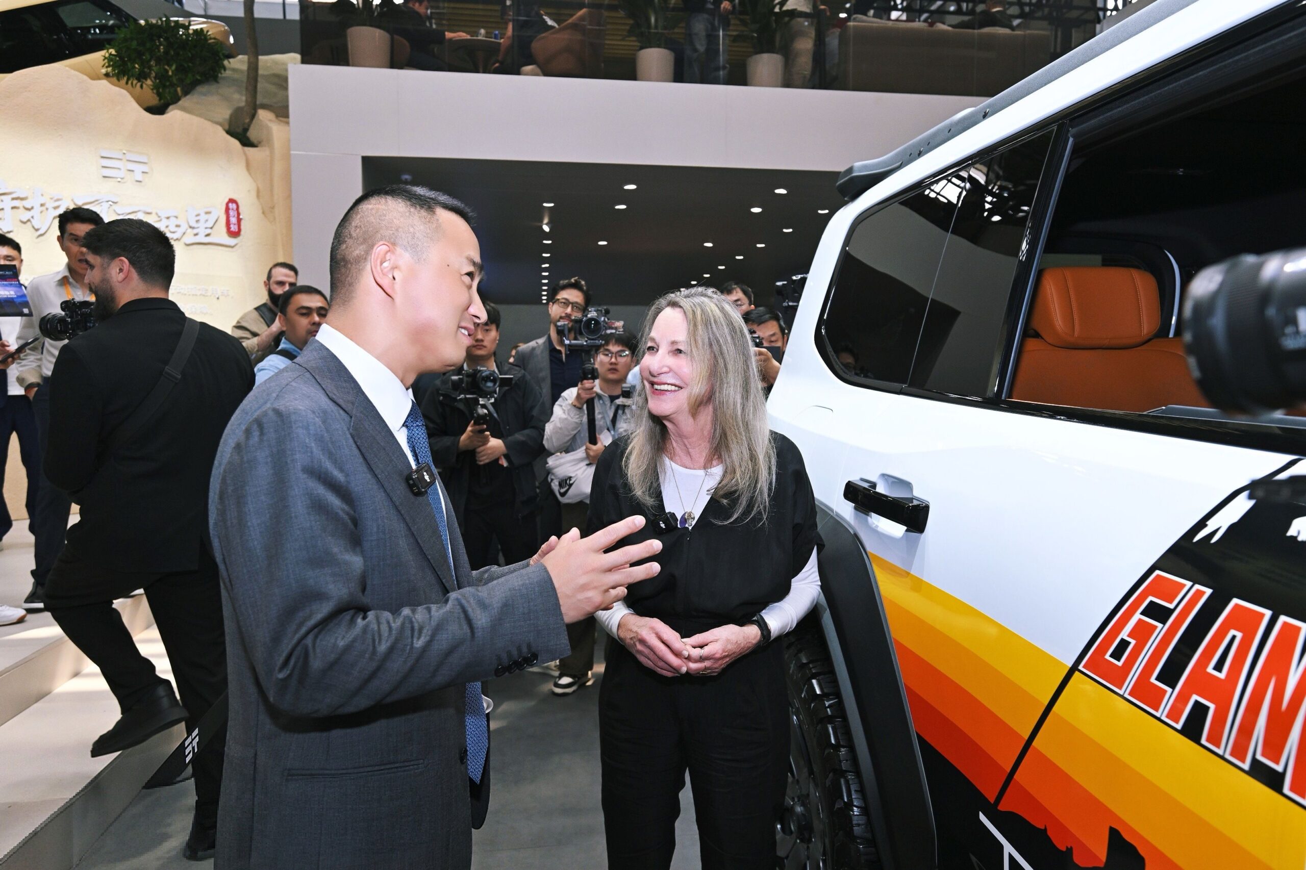 Primera incursión de Paula Scher en diseño automotriz: por qué la Serie G Premium es la «única respuesta»