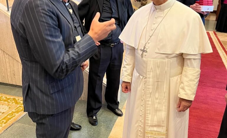 El doctor Manuel de la Pea con el Papa Len XIV