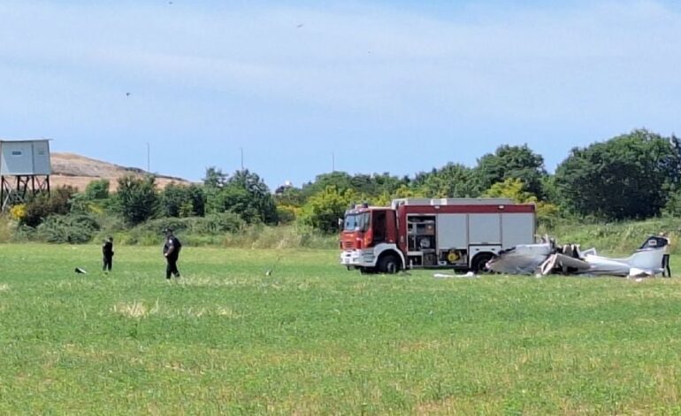 Avioneta se parte en dos tras desplomarse en Croacia; hay cuatro muertos