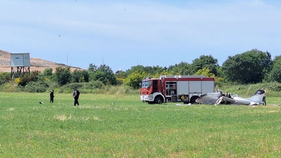 Avioneta se parte en dos tras desplomarse en Croacia; hay cuatro muertos