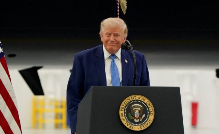 «No causen problemas o volveremos a atacar con mucha fuerza», advierte Trump a Irán en medio de negociaciones en Suiza