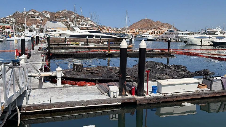 Abren investigación por el incendio de embarcaciones en Cabo San Lucas y el hallazgo de un cuerpo