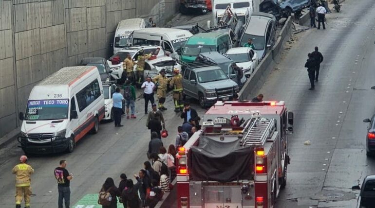 trailer sin frenos provoca carambola 30 autos tijuana 13 1000x428