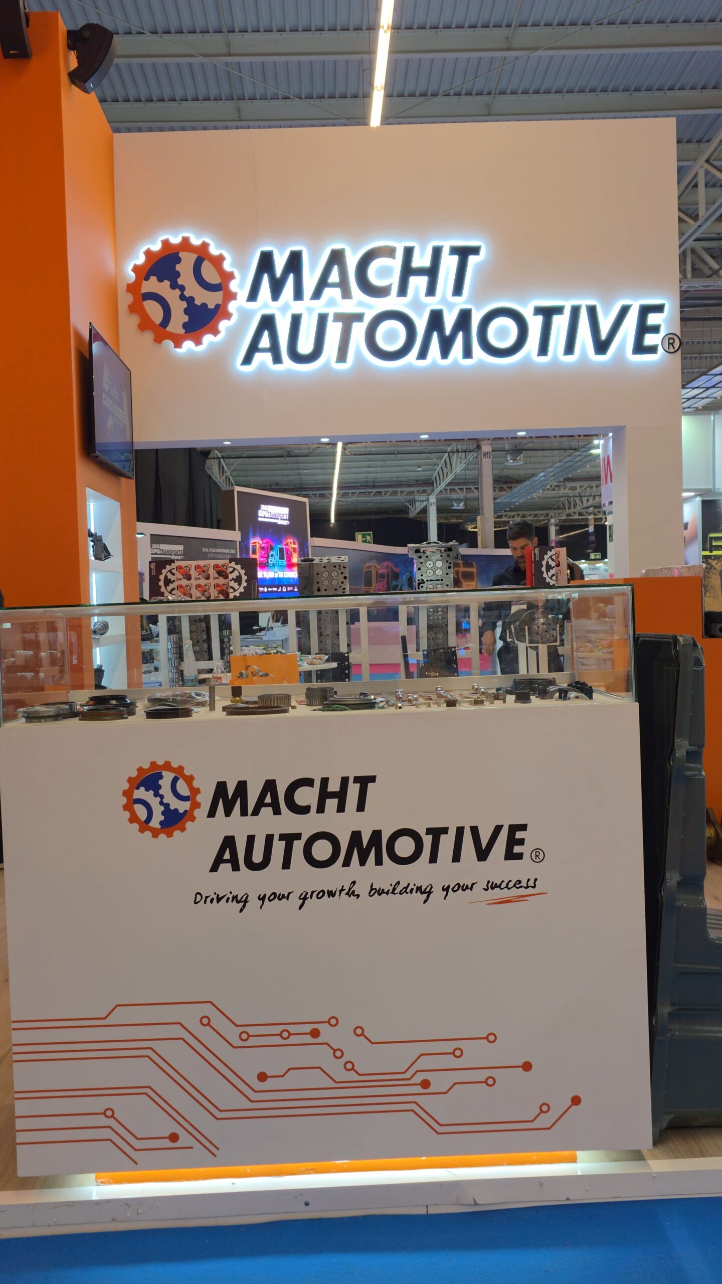 Mercado de tracto partes en México crecerá a USD 3,400 millones para 2034: Macht Automotive