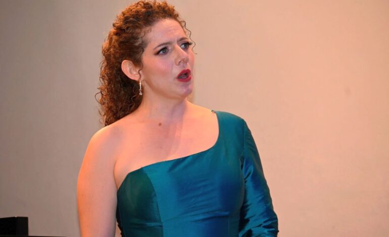 Carmen Carvajal Bonanni joven soprano poblana que busca llevar la opera mexicana al mundo