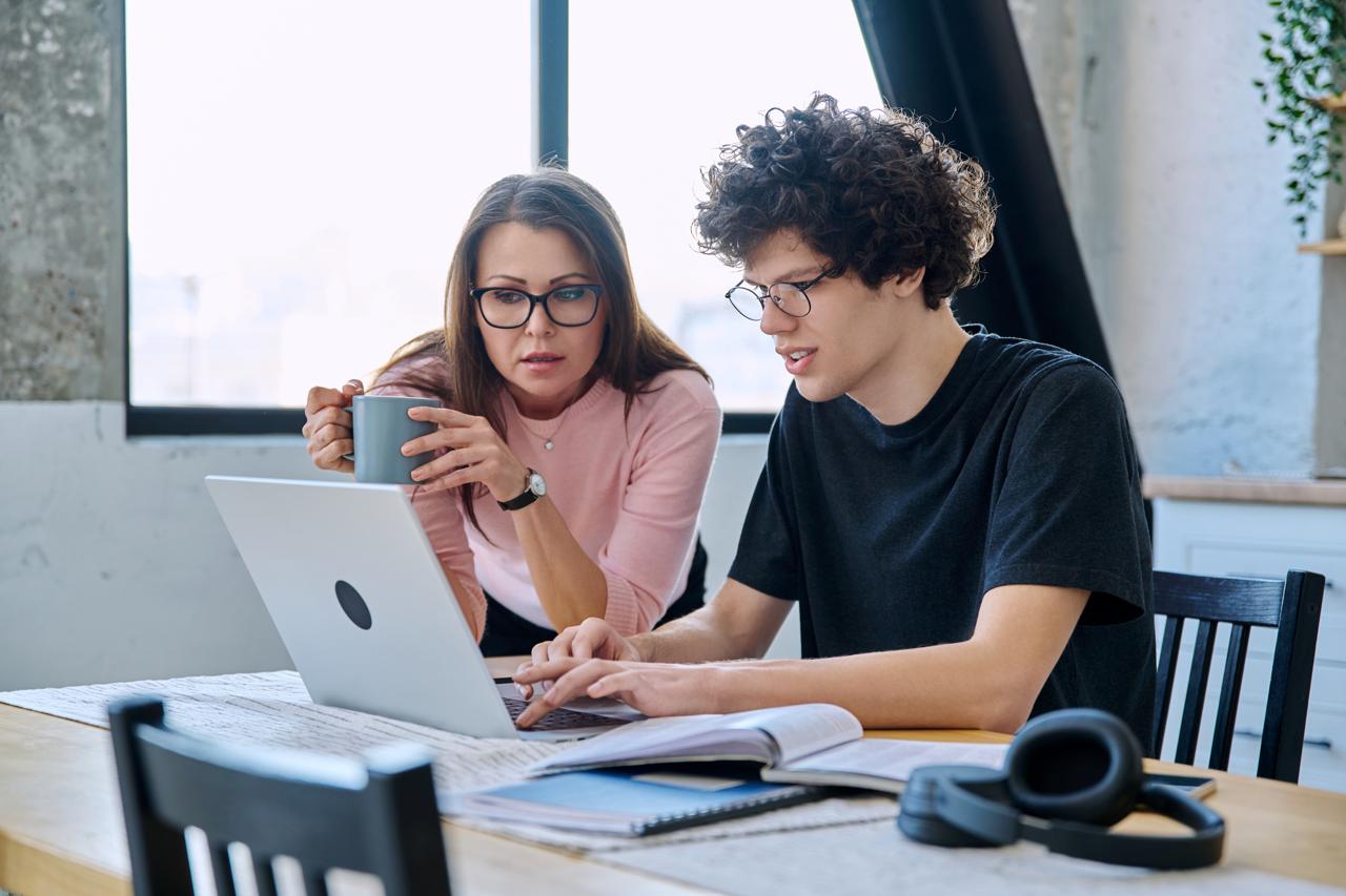 Más que vacaciones: el verano puede definir el futuro profesional de miles de jóvenes