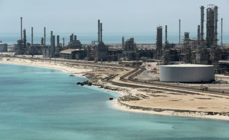 Irán inicia conversaciones con empresas japonesas para vender petróleo tras exención de sanciones de EU
