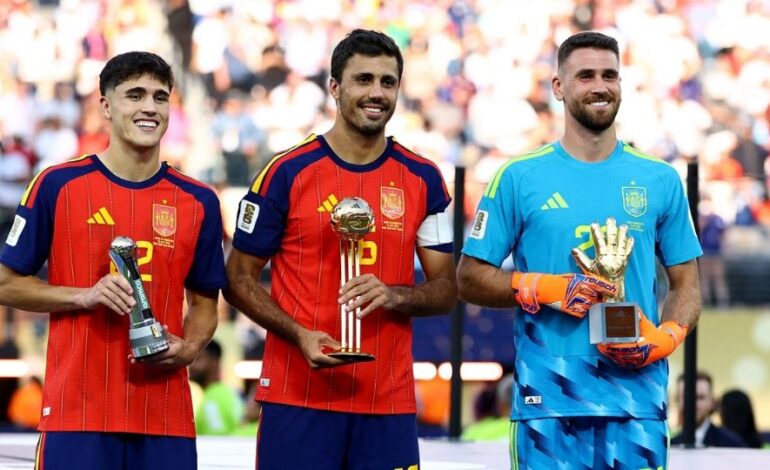 ¡España se lleva todo! Rodri conquista el Balón de Oro y corona el dominio de La Roja en el Mundial