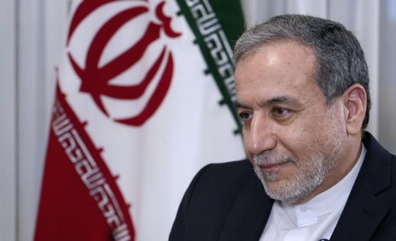 Irán acusa a EU de mantener un enfoque “irracional y autoritario” que frena un acuerdo