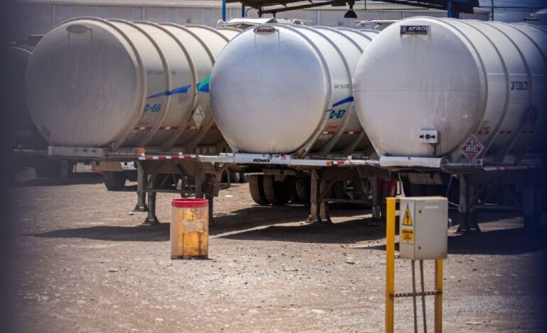 FGR exhibe a empresa de Ernesto Ruffo: importó más de 500% del combustible autorizado
