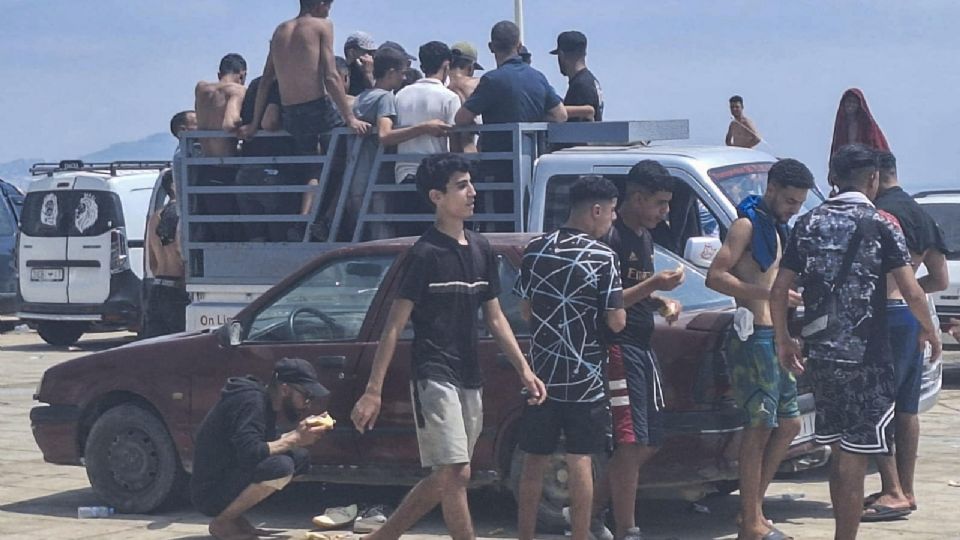 Migrantes en Ceuta: al menos 25 mil personas vuelven a Marruecos tras cruzar la frontera española