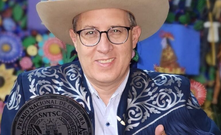 Recibe Roger Hershberger, Premio Nacional de Cultura 2026