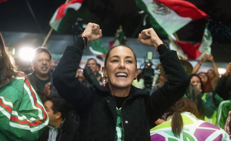 presidenta claudia sheinbaum durante el mexico vs ecuador
