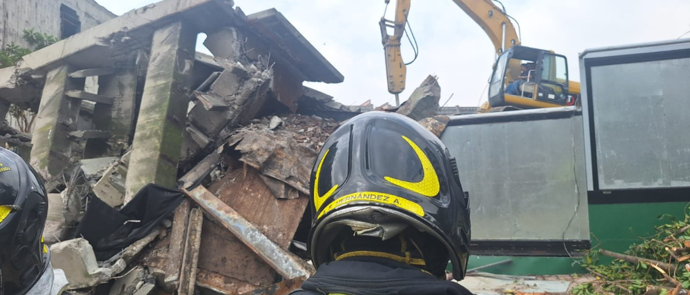 Derrumbe en Escandón: 15 trabajadores ilesos y un motociclista policontundido en la Miguel Hidalgo