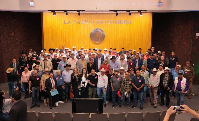 Plantea Reginaldo Sandoval ruta de salida para crisis del agave; acusa corrupción y concentración del mercado