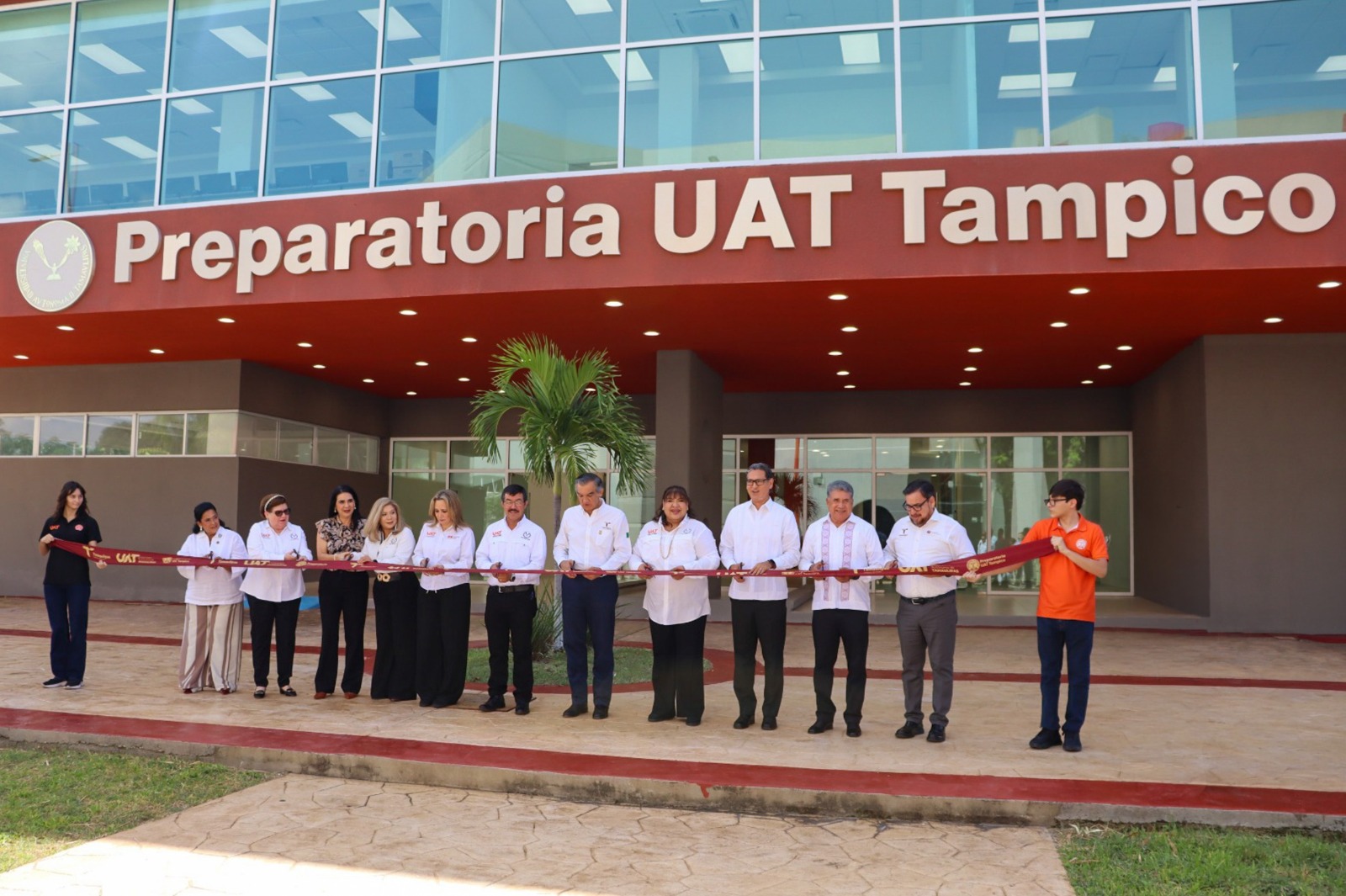 Reconoce Américo Villarreal calidad y pertinencia de la nueva Prepa UAT Tampico