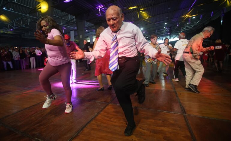 Fundación OCESA celebra a las personas adultas mayores con su tradicional baile “Festejando a los Grandes”