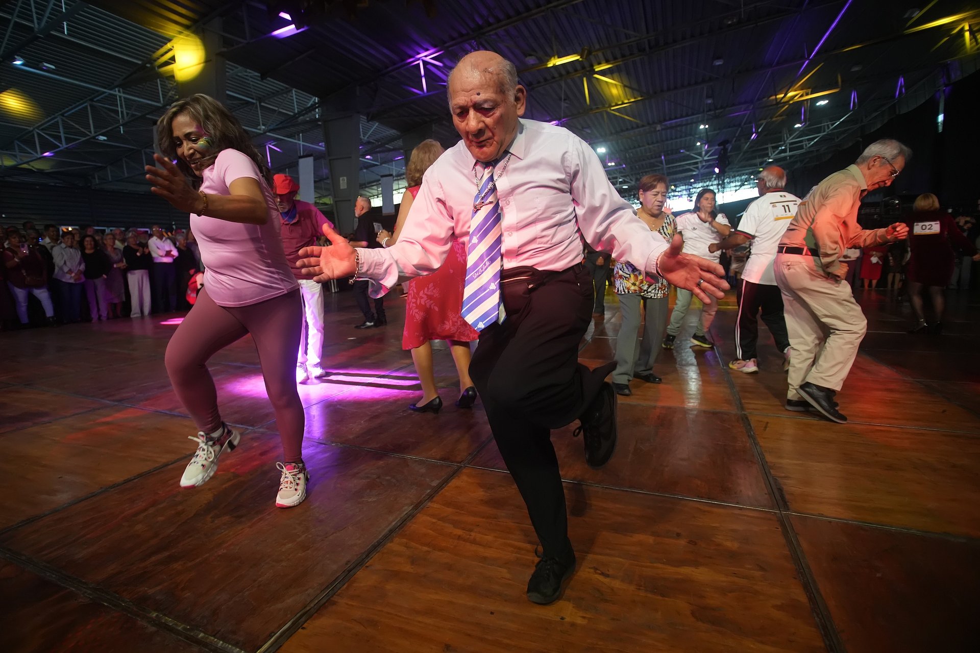 Fundación OCESA celebra a las personas adultas mayores con su tradicional baile “Festejando a los Grandes”