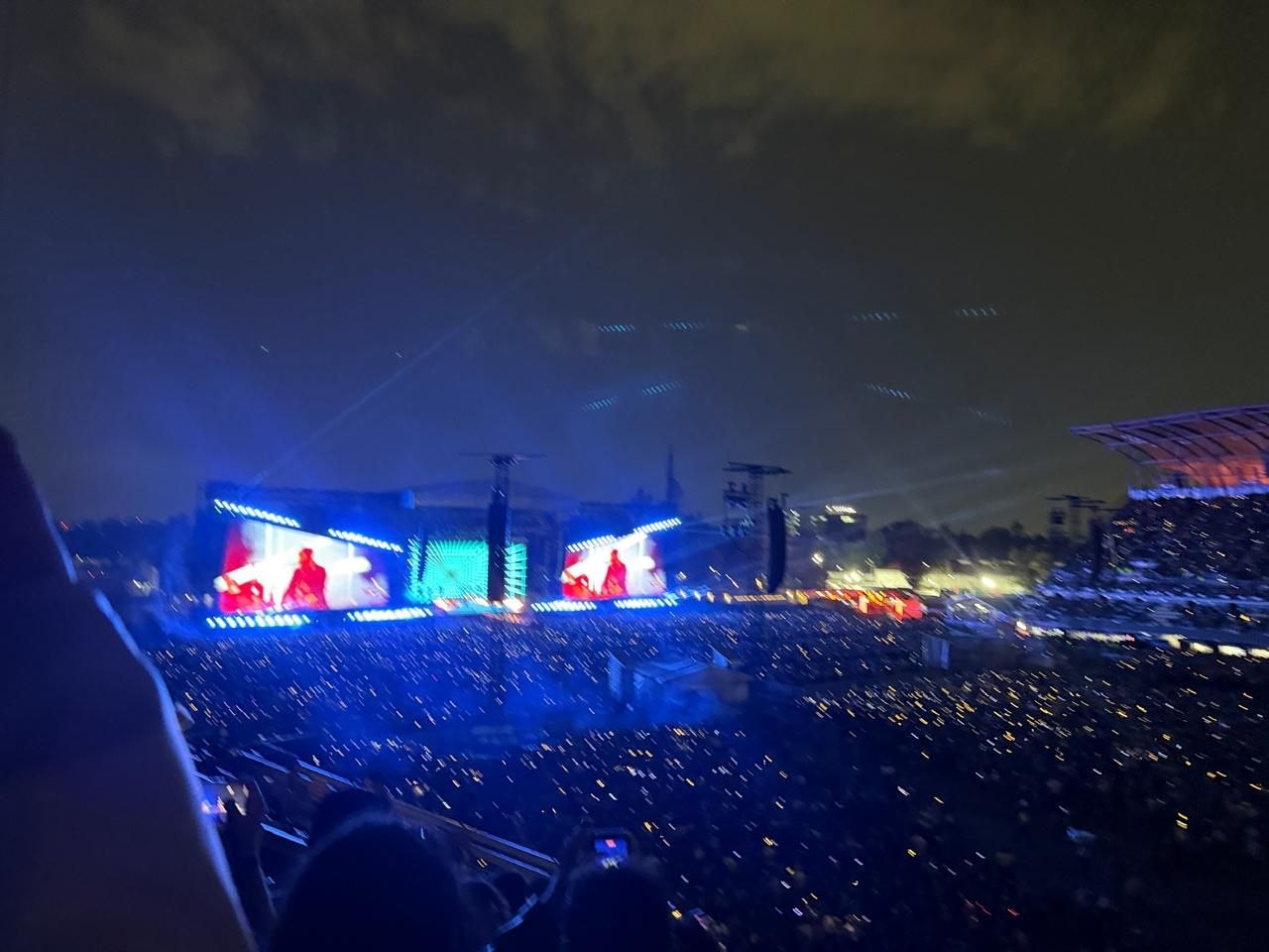 El Estadio GNP se convirtió en un panal: Enjambre reunió a 65 mil voces en una noche de amor y memoria
