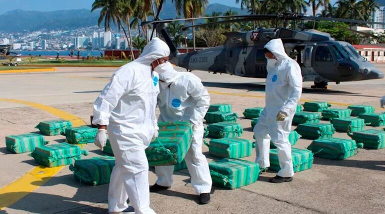 Semar asegura más de 1.6 toneladas de cocaína en costas de Michoacán